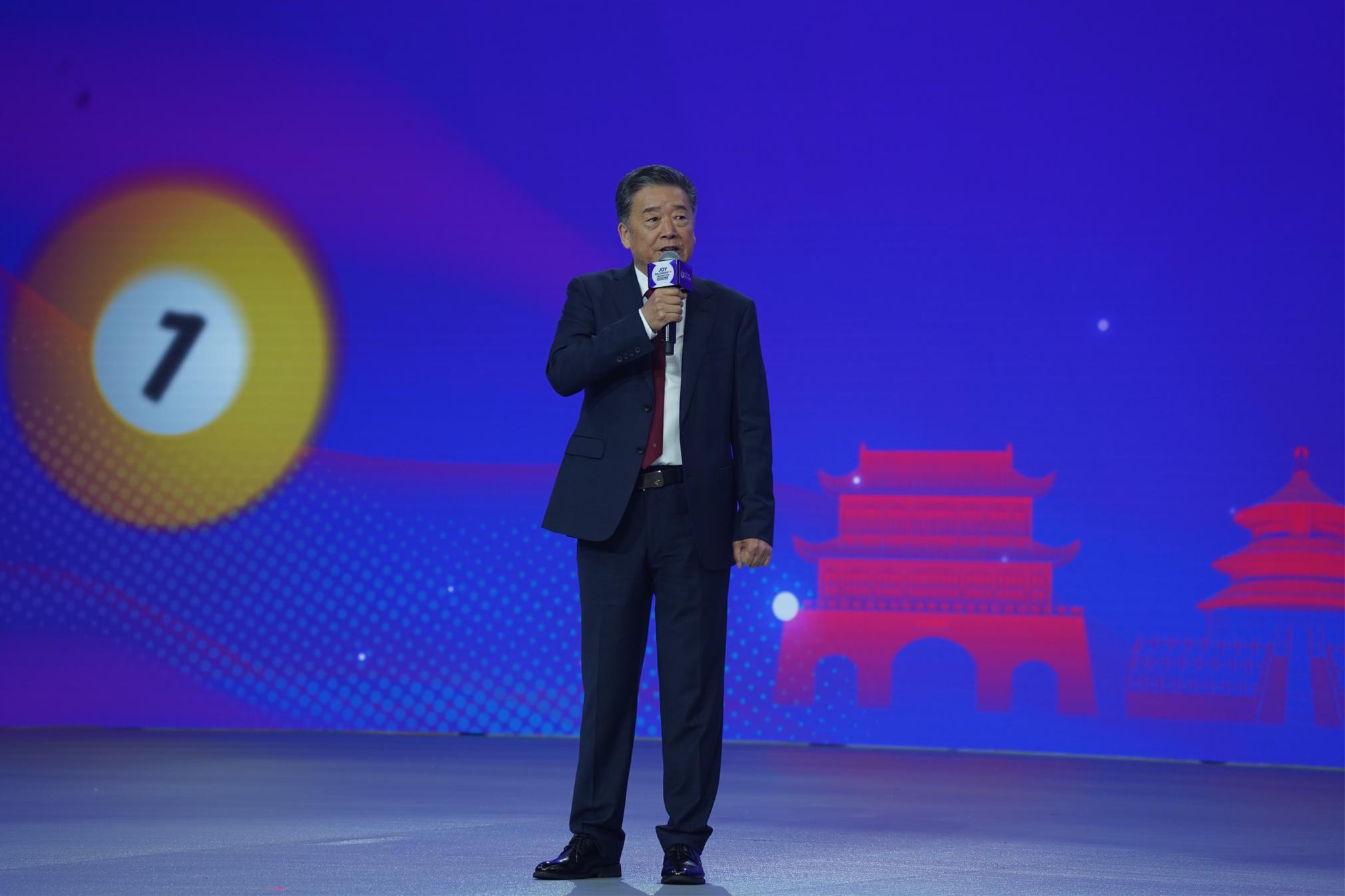  中国征途 让世界听到中式八球的声音
